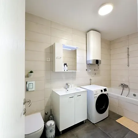 Enjoy With Wifi Parking ,balcony Zadar